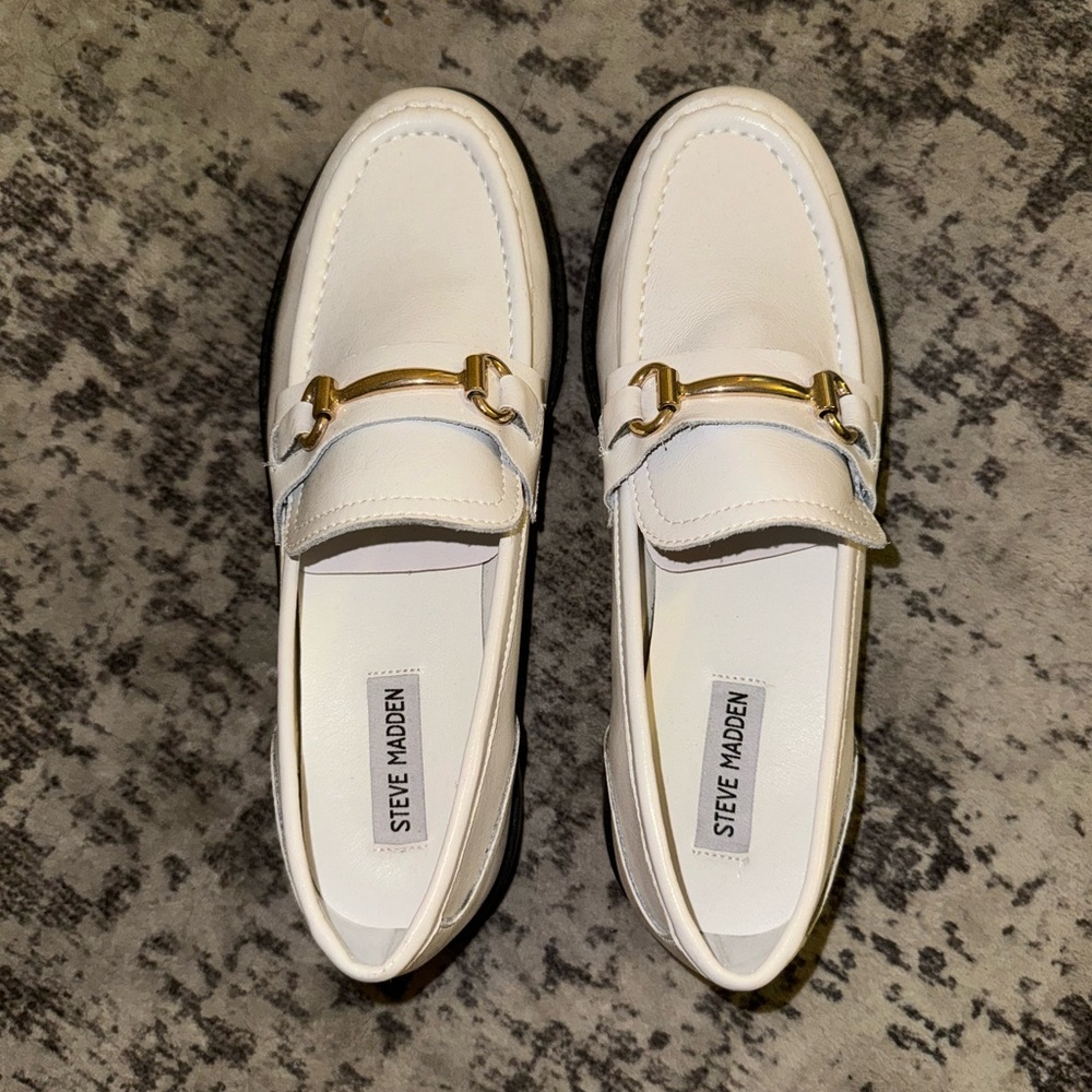 Steve Madden White Mistor Loafers
